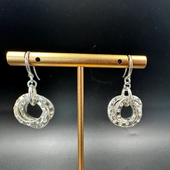 Elegant Silver Hoop Earrings - Picture 3 of 12